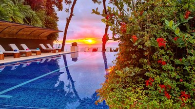 Los Altos Resort - infinity pool with ocean views and fabulous sunsets in the Manuel Antonio national reserve  in Costa Rica 