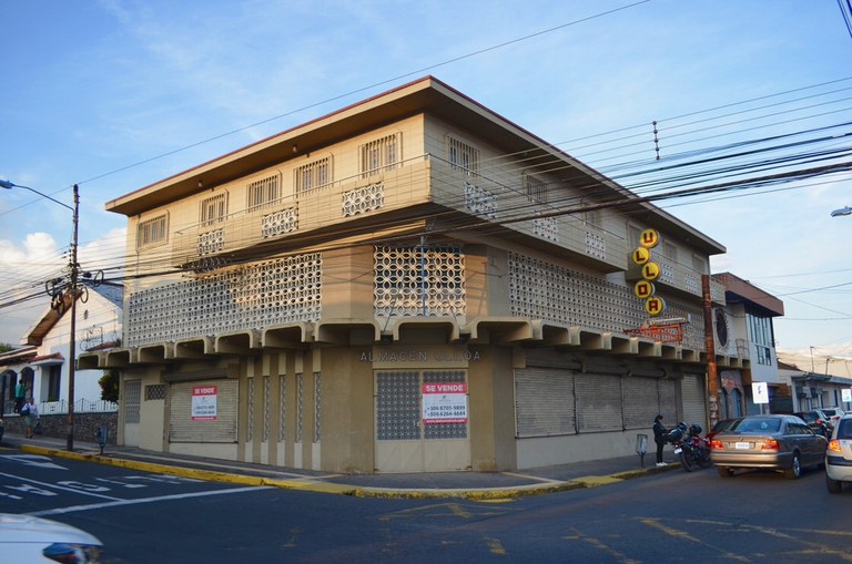 Building for Sale in Heredia downtown. 