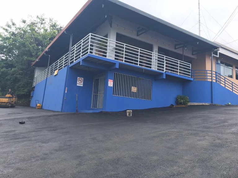 Local with great location in Barva, Heredia: Countryside Strip Center Unit For Sale in Barva