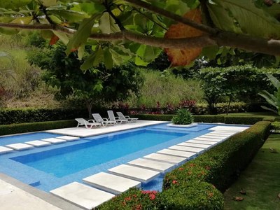 hacienda-verde-jaco-piscina-2.jpeg