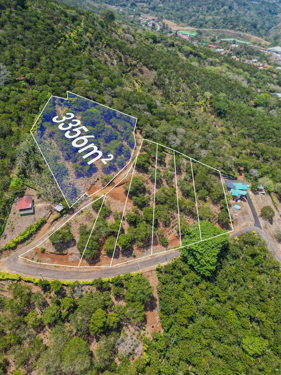 Project La Ceiba, Lot #7: Panoramic Views and Refreshing Microclimate.