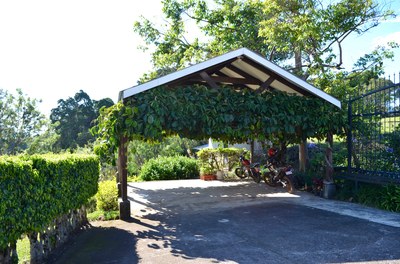 Casa en Alquiler en San Isidro de Heredia Con Amplias Zonas Verdes y Hermosas Vistas 030.jpg
