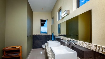 Bathroom of Ultra Modern Ocean View Villa for Rent in Potrero