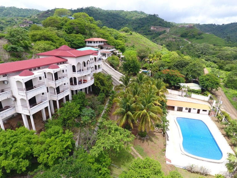 CASA ELICONDA: Near the Coast and Oceanfront House For Rent in Playas del Coco