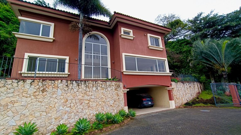 Condominio Villa Real: House for rent in Santa Ana, Costa Rica
