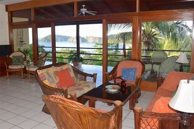 Casa Tigre for rent- Beautiful living room to share