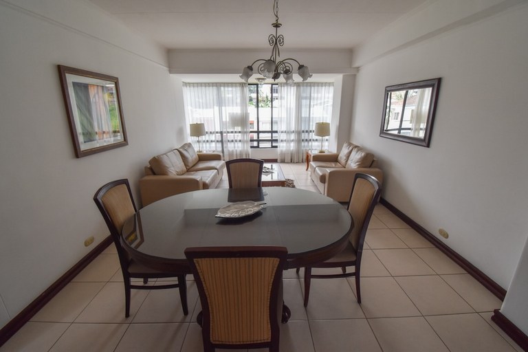 Apartamento Amueblado de 2 Habitaciones en Escazú: Apartment For Rent in Trejos Montealegre