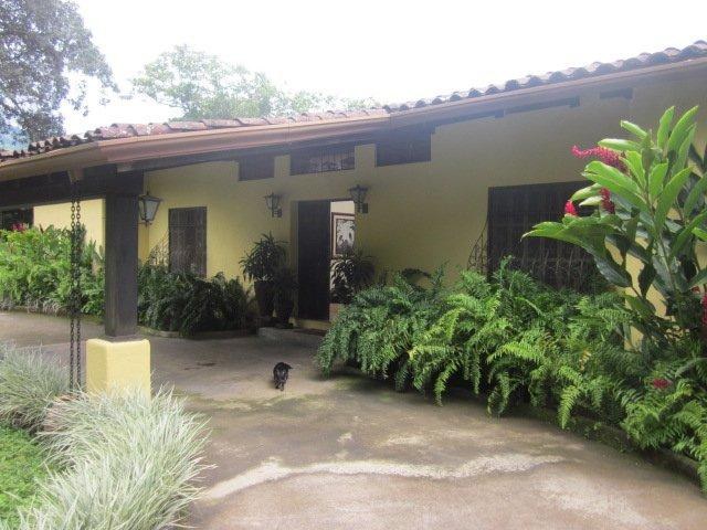 Casas y Villas en Venta en Costa Rica — Español