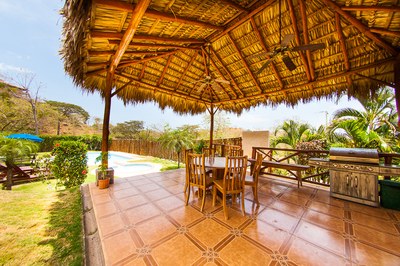 Palapa area, Outdoor Dining and Grill