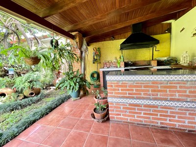 Venta de Casa con Jardín La Sabana San José Costa Rica