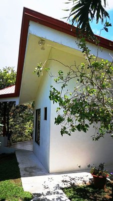 Villa Bougainvillea Guest house  (4).jpeg