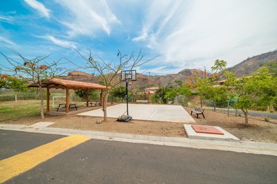 Casa Antell- Basketball Court and Playground