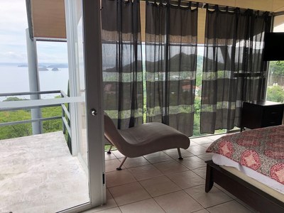 12- Ocean view House - Master bedroom - RS1900514.JPG