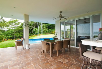 House for sale in Costa Rica with ocean views - Magnificent community to live with the family 