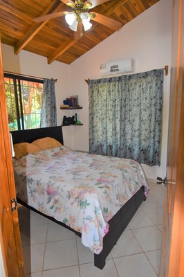 Casa MangoandBanana_CheaphomesinCostaRica_bedroom2 - Copy.jpg