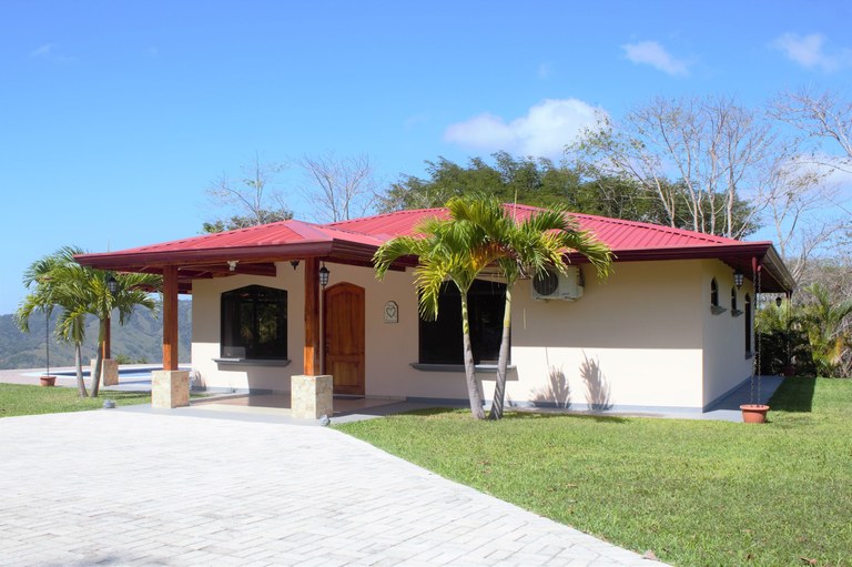 Casa Eagle: Se Vende Casa en la Montaña en Cuesta Grande — Inmuebles en  Costa Rica - renta y venta de casas, condominios, departamentos, y  terrenos. — Español