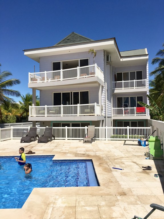 Oceanfront Apartment For Sale in Puntarenas