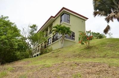Exclusiva casa en venta en Condominio Cerro Colón 003.jpg
