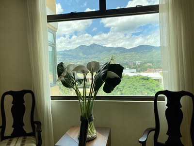 Venta Condominio con Hermosa Vista Trejos Montealegre Escazu Costa Rica