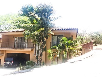 Venta Casa en Condominio 3 Habitaciones Amplio Jardin Brasil de Mora Cuidad Colon