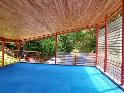 covered patio-workout area.jpeg