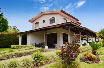Casa de montaña en Venta en San Rafael de Heredia Domus Verum Bienes Raices Costa Rica 003.jpg