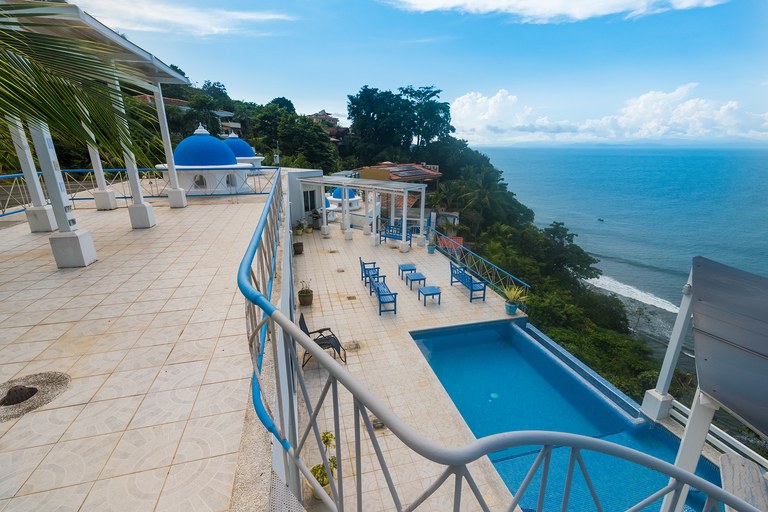 Casa Griega Islita: Oceanside Santorini Styled 5-bedroom Villa in Punta Leona