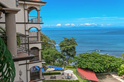 luxury-ocean-view-apartment-golden-reef-75.jpg