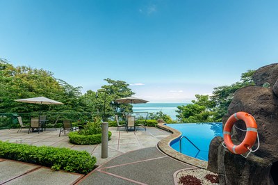 luxury-ocean-view-apartment-golden-reef-6.jpg