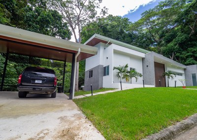 Front parking area. Rainforest dream house for sale in Costa Rica Near the Coast