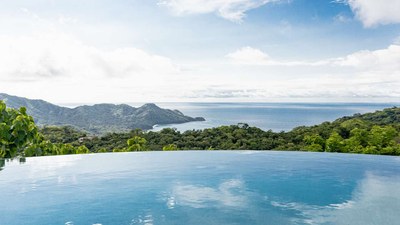Piscina Infinita con vista al mar - Lujosa casa en venta - vista al mar y a la selva en Costa Rica