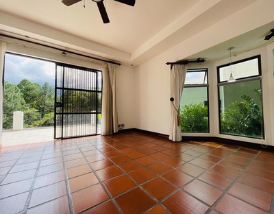 Venta casa en condominio Guachipelín Escazu hermosa vista a la montaña Costa Rica