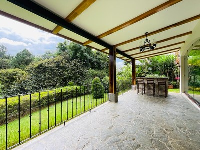 Venta casa en condominio Guachipelín Escazu hermosa vista a la montaña Costa Rica