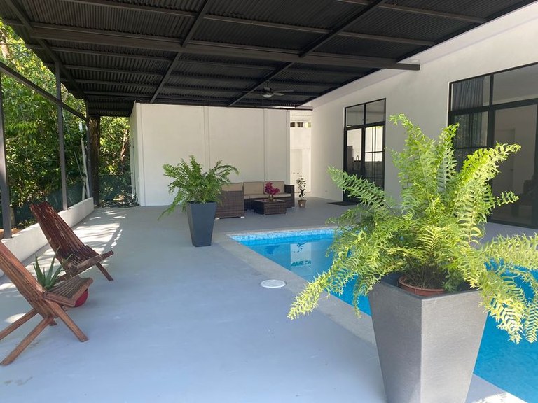 Casa Monalisa: Newly Constructed 3 Bedroom 3 Bathroom Home, with Private Pool, Guest House and 2500 square feet of Covered Space