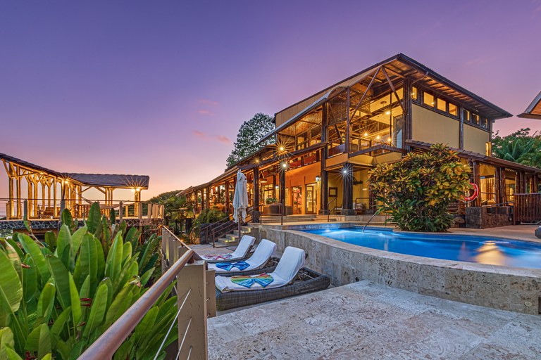 Casa Ramon: Distinguished Tropical Living Near Dominical
