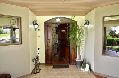  Venta de propiedad con 3 casas en San Rafael de Heredia 027.JPG