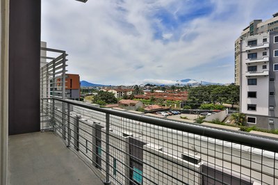 avenida-escazu-top-floor-loft-604-16.jpg