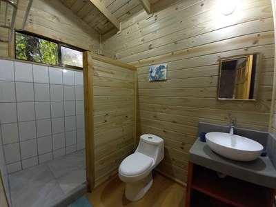 24 Bathroom.jpg