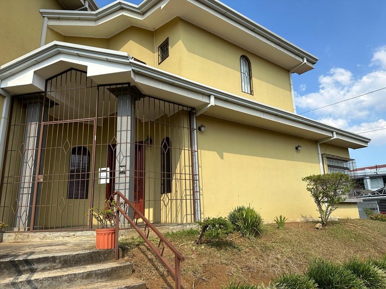 House for sale in Lomas de Ayarco