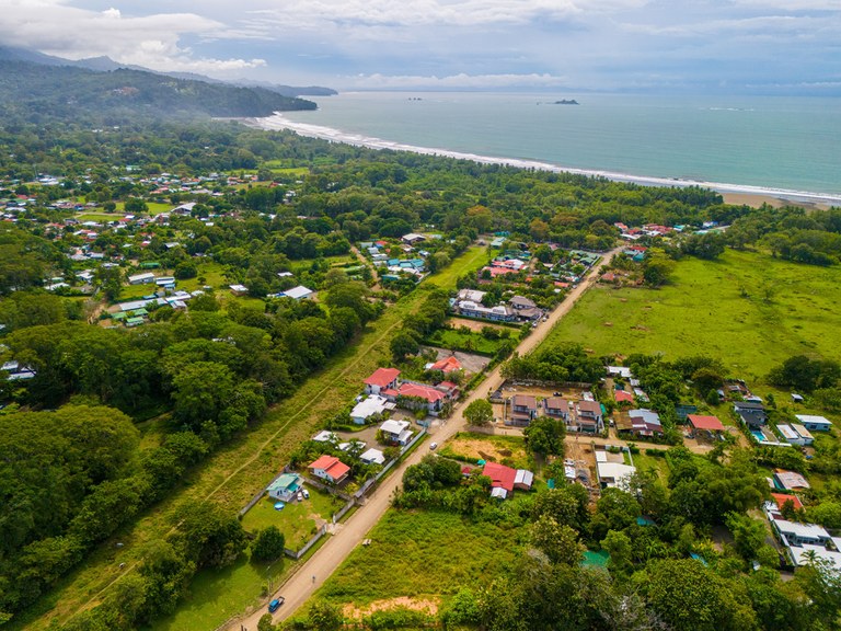 Two homes on a large lot | Two Cabinas | Walk to the Beach | Uvita