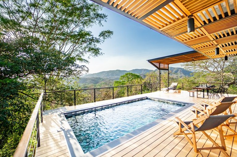 Casa Bel Horizon: Casa Bel horizon – Gorgeous contemporary tropical-style luxury home with panoramic mountain and sunset views - 5 minutes from Samara Beach
