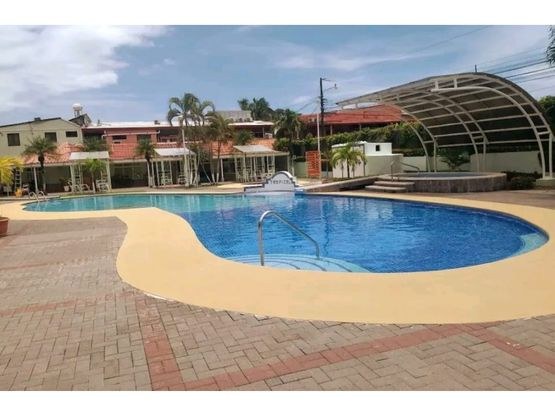 Unit available in Tropical Condominiums