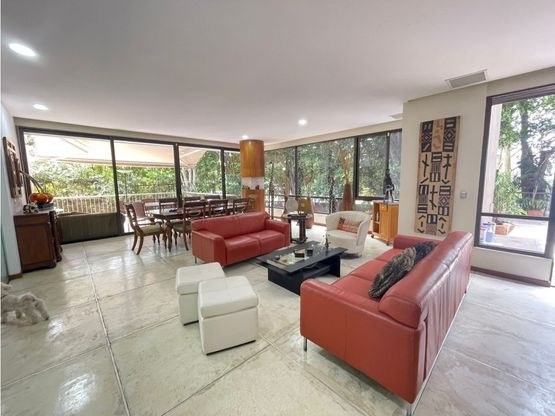 For Sale: Modern ground-floor apartment with 360m² of living space