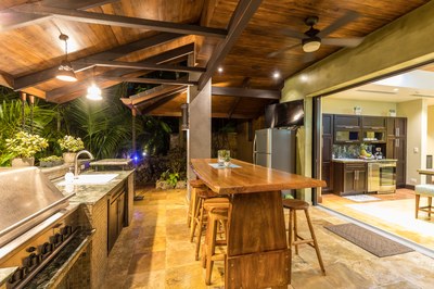 8 Villa Paraiso Outdoor Kitchen BBQ 2.jpg