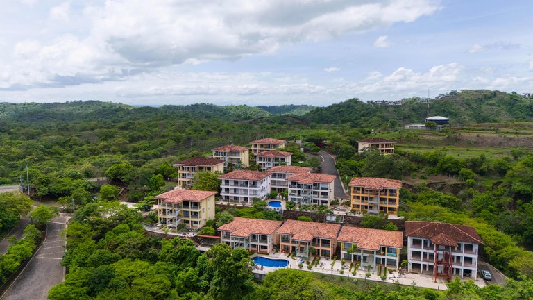 Condo Hermosa C3: Near the Coast and Mountain Condominium For Sale in Playas del Coco