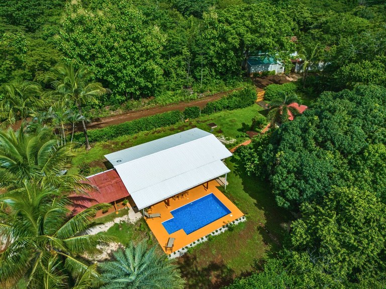 Casa Mango: Se Vende Casa en Zona Rural en Playa Negra
